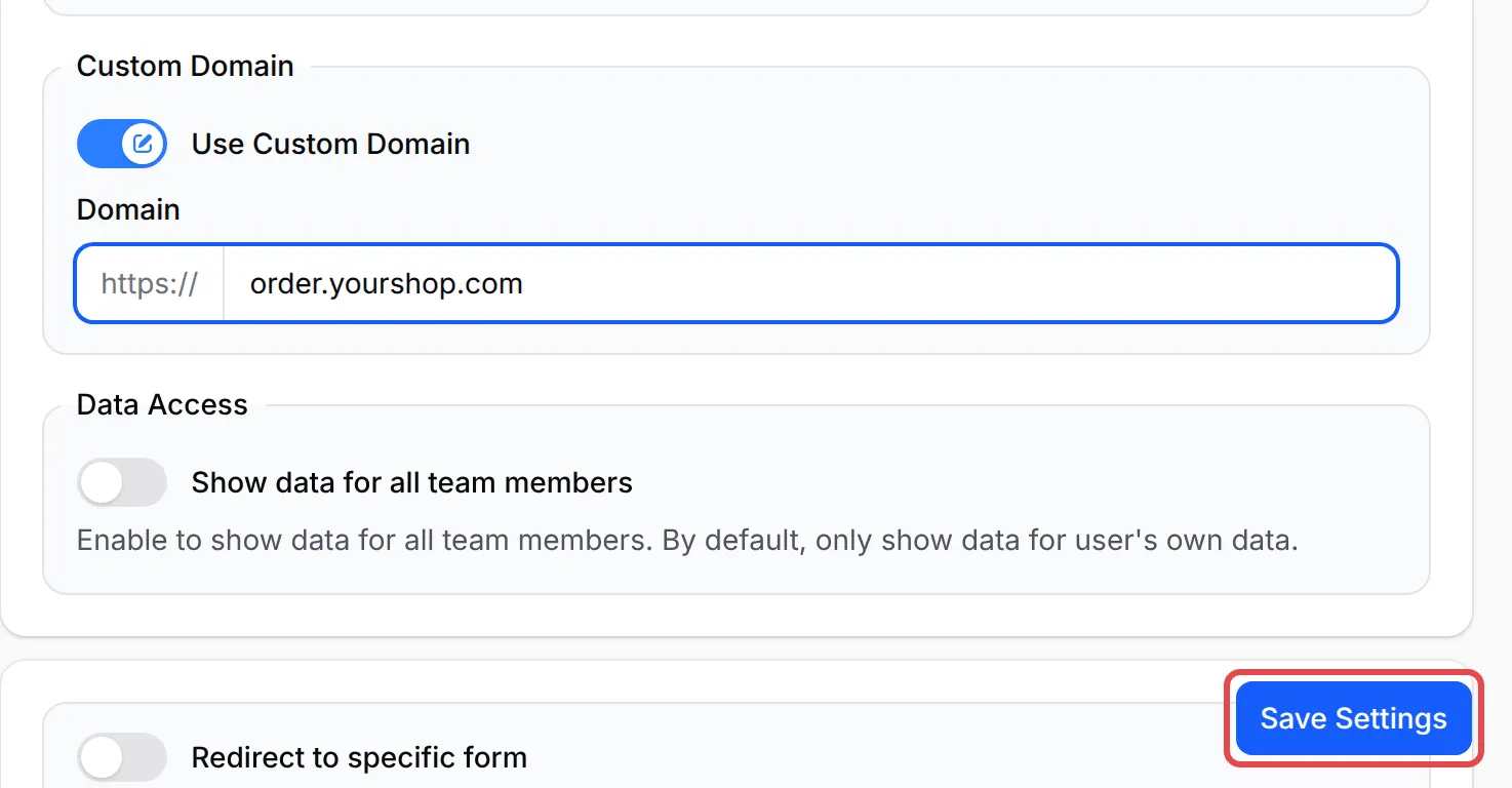 Bahagian Custom Domain dengan butang Save Settings ditanda