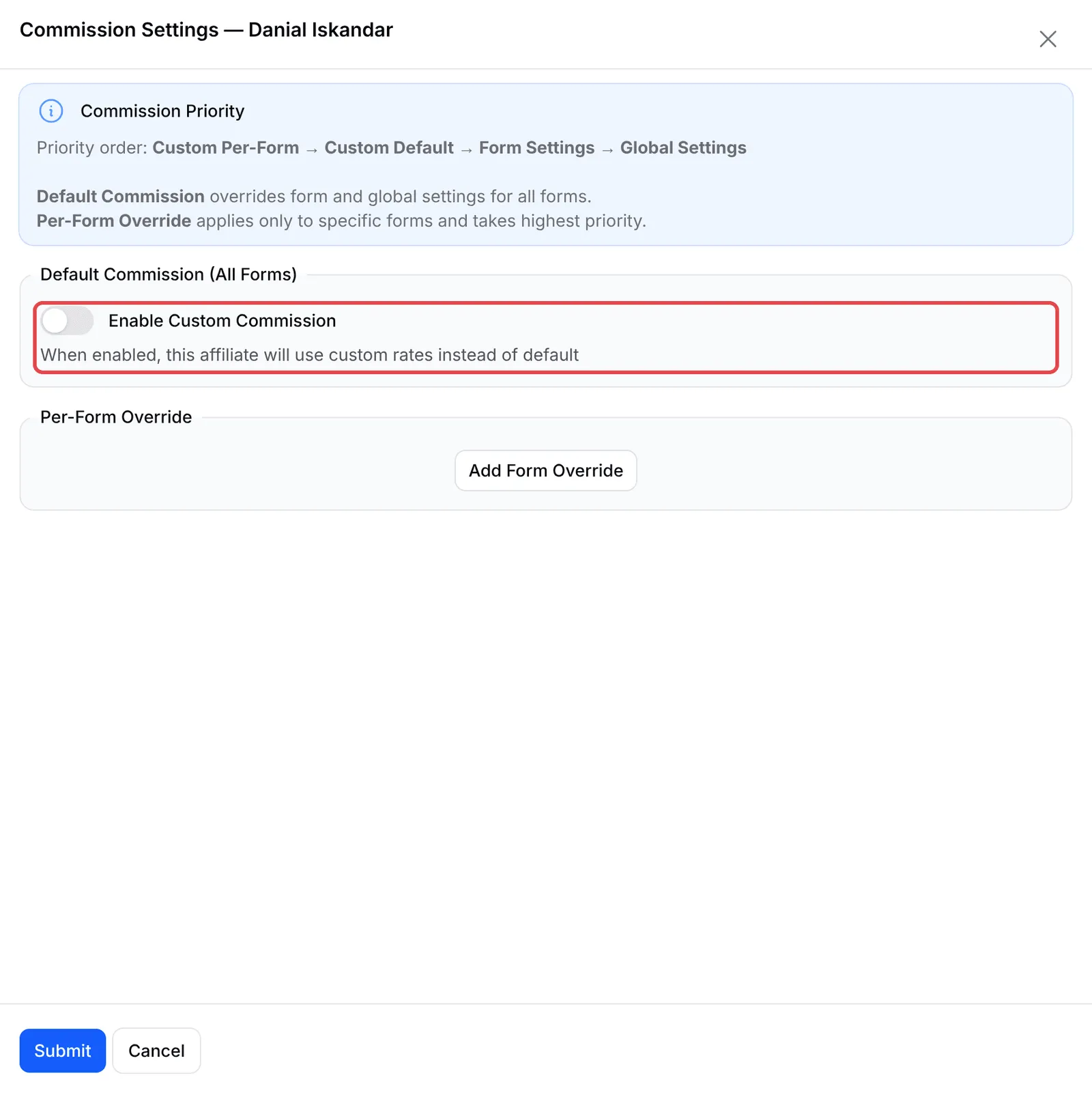 一位affiliate的Commission Settings，Enable Custom Commission开关已标示